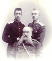 Николай Ксенофонтович Красильников с сыновьями Владимиром и Александром.jpg