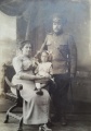 Волков Иван Никитич 1914 с семьей.jpg