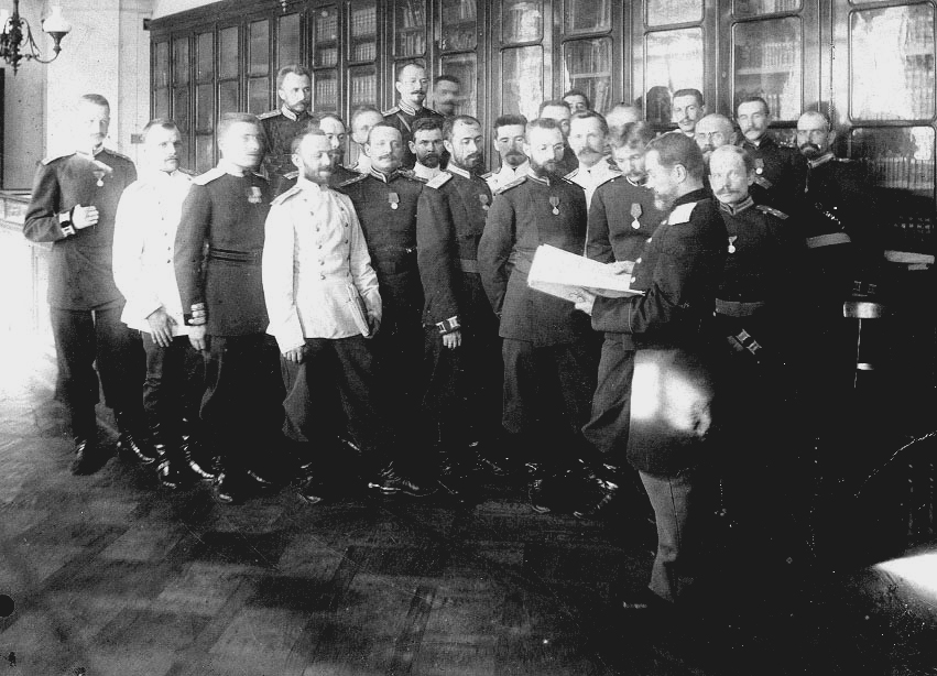 Файл:Академия Генштаба, 1899.jpg — Офицеры русской императорской армии