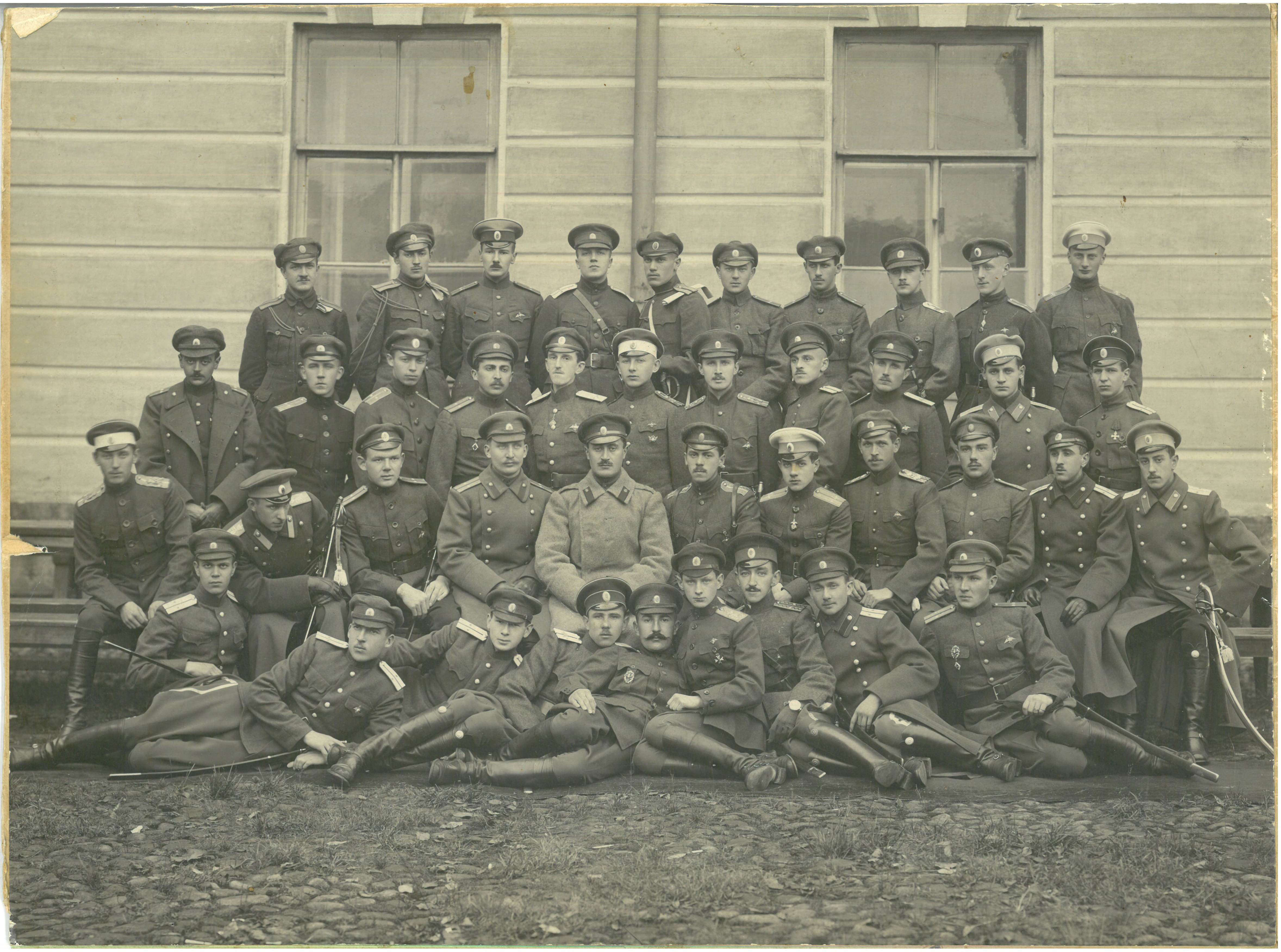 Юнкерские училища год. Одесское пехотное юнкерское училище. 1869 новочеркасское урядничье училище. Михайловское артиллерийское училище 20 век. Юнкерские училища год.