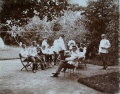 Группа офицеров полка в саду за чаем по окончании маневров..jpg