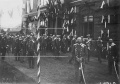 Офицеры Уланского полка ждут прибытия императора Николая II в день празднования 250-летнего юбилея полка ..jpg